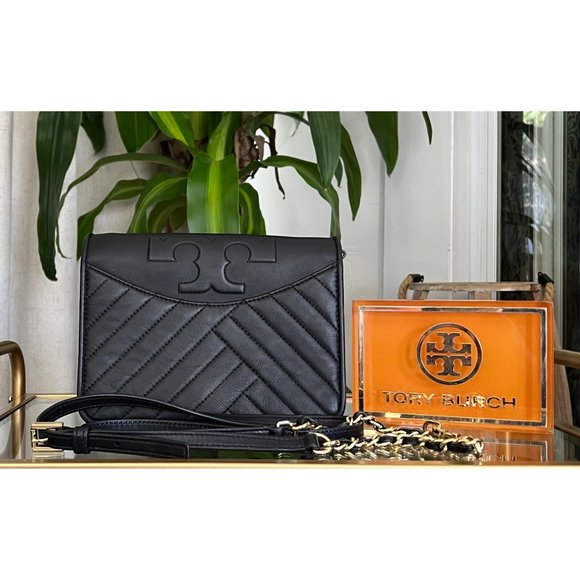 Tory Burch Handbags - ♦️♦️ AUTHENTIC TORY BURCH BLACK FLEMING/ALEXA HANDBAG ♦️♦️